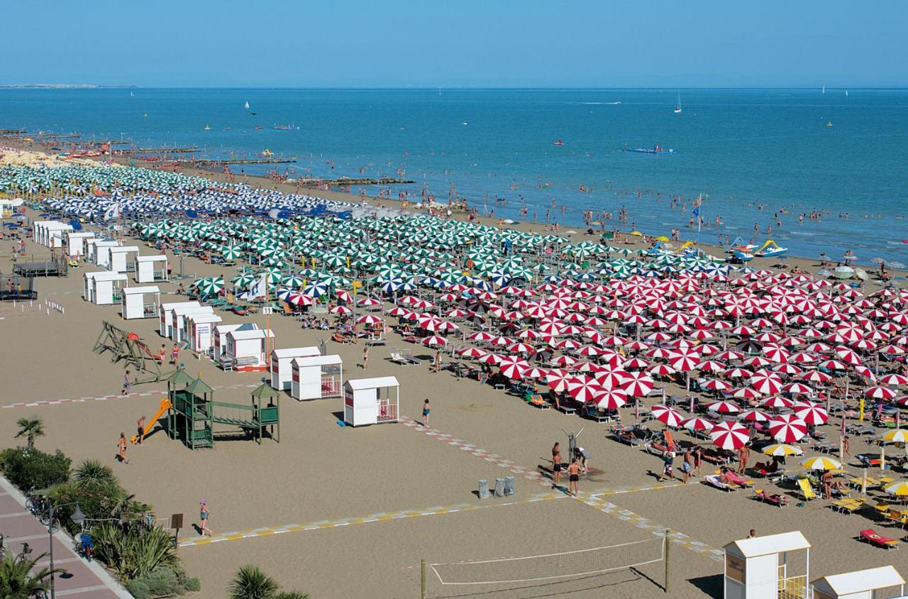 Ca' Mira Apartments Caorle Exterior photo